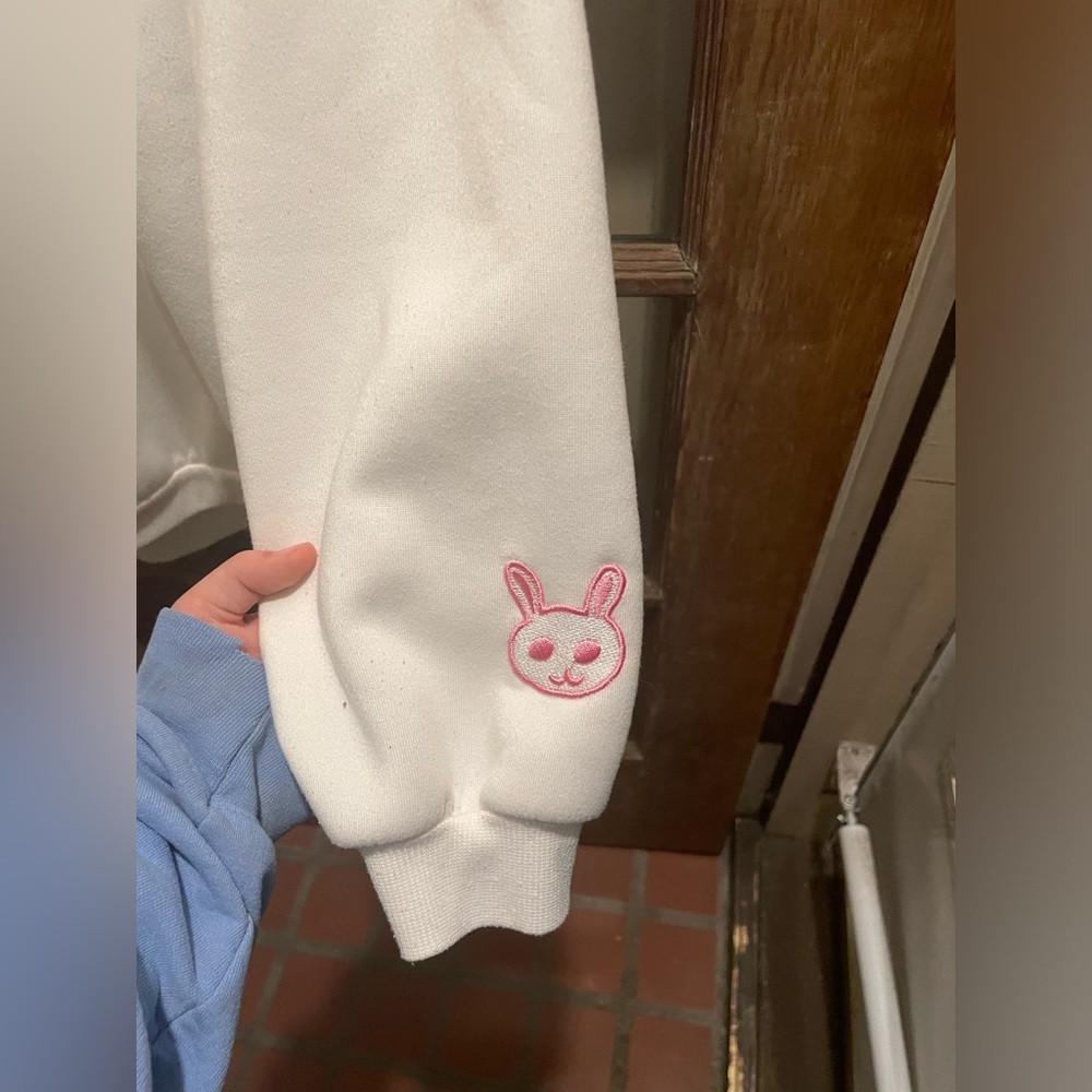 White Sweatshirt - Rabbit Ears - Picture 6 of 8